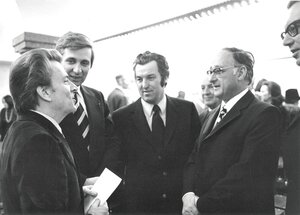 v.l.: Univ.Prof.Dr. Adrien Finck (erster Vorsitzender des Internationalen Trakl-Forums, 1987-1993), Landesrat Dr. Hans Katschthaler, LHStv. Karl Steinocher, BM Heinrich Salfenauer