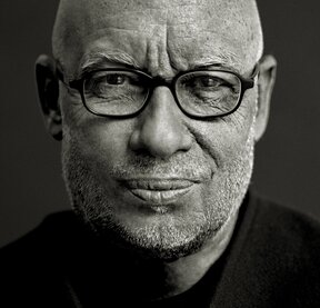 Dennis Russell Davies © Andreas H. Bitesnich