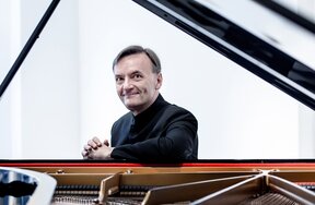Stephen Hough - 4 © Sim Canetty-Clarke | © © Sim Canetty-Clarke