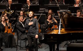 Mozarteumorchester Salzburg, Herbert Schuch (Klavier) | © SKV/Andreas Kolarik