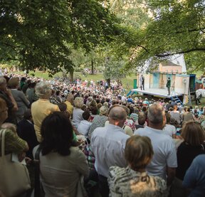 Wie man Hasen jagt, 2014, Lehener Park